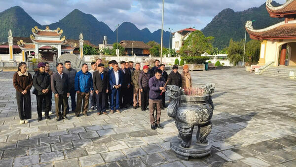 ĐOÀN NGƯỜI CÓ UY TÍN XÃ HỘI HOAN HỌC TẬP KINH NGHIỆM TẠI XÃ VŨ LỄ, XÃ BẮC SƠN