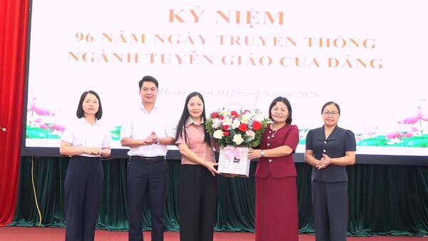 ĐẢNG ỦY XÃ HỘI HOAN TỔ CHỨC GẶP MẶT KỶ NIỆM 96 NĂM NGÀY TRUYỀN THỐNG NGÀNH TUYÊN GIÁO CỦA ĐẢNG